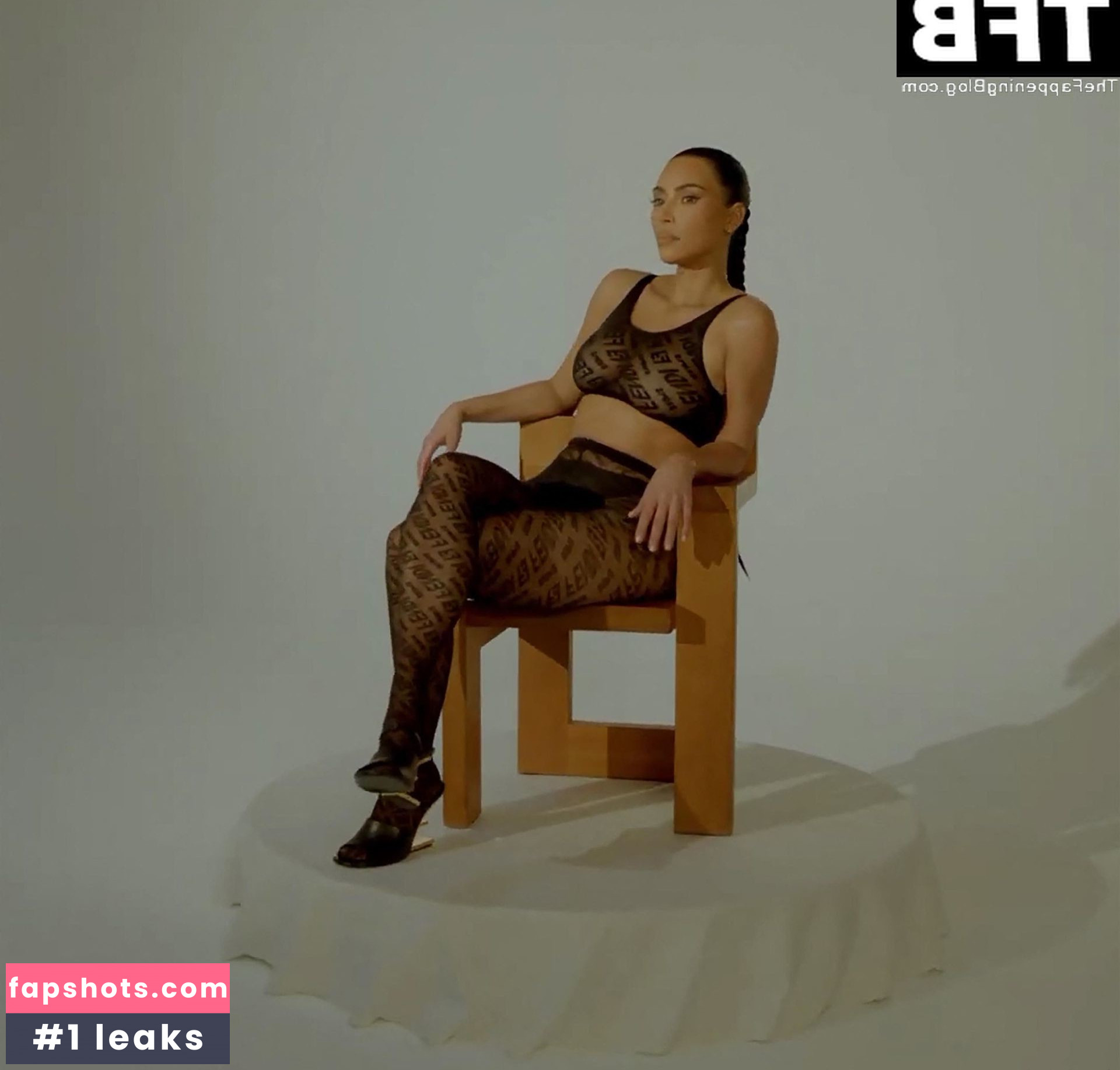 Kim Kardashian gallery photo #1464