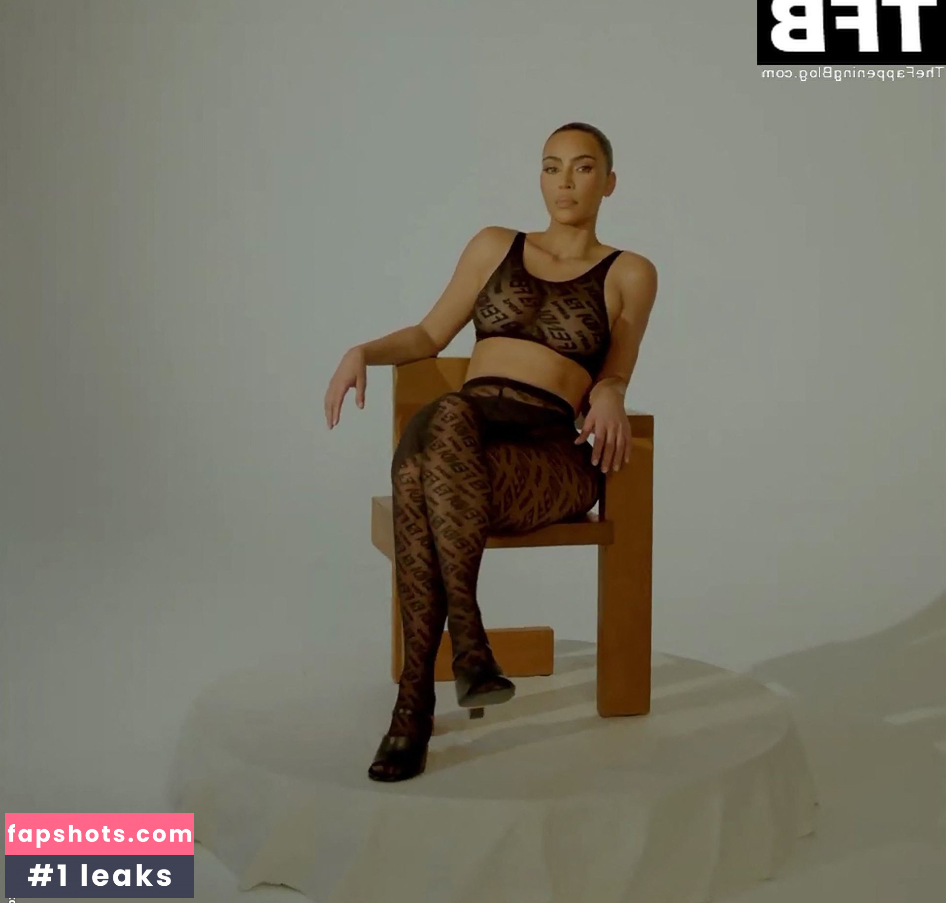 Kim Kardashian gallery photo #1465