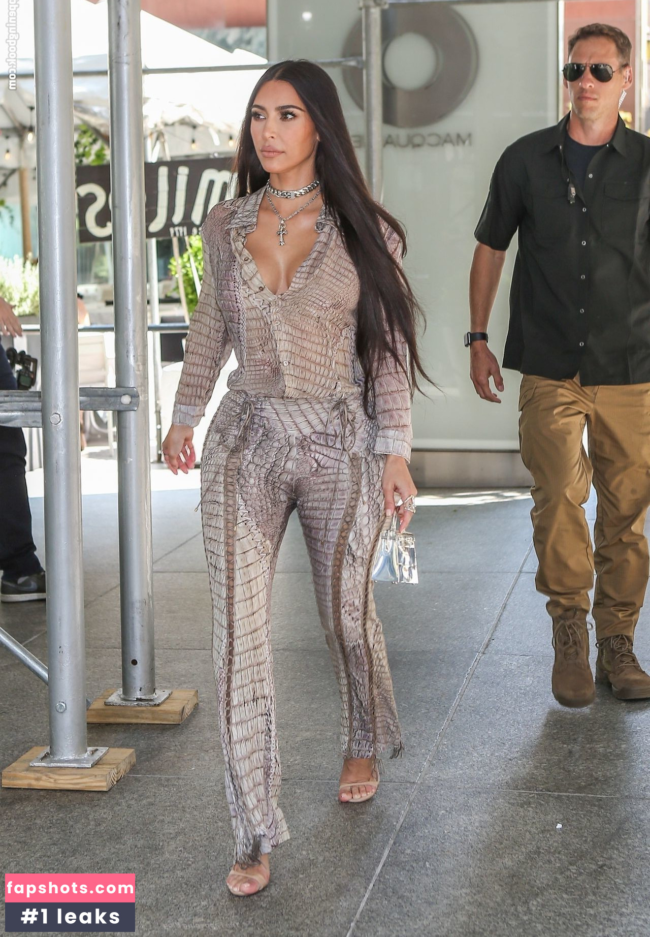 Kim Kardashian gallery photo #1492