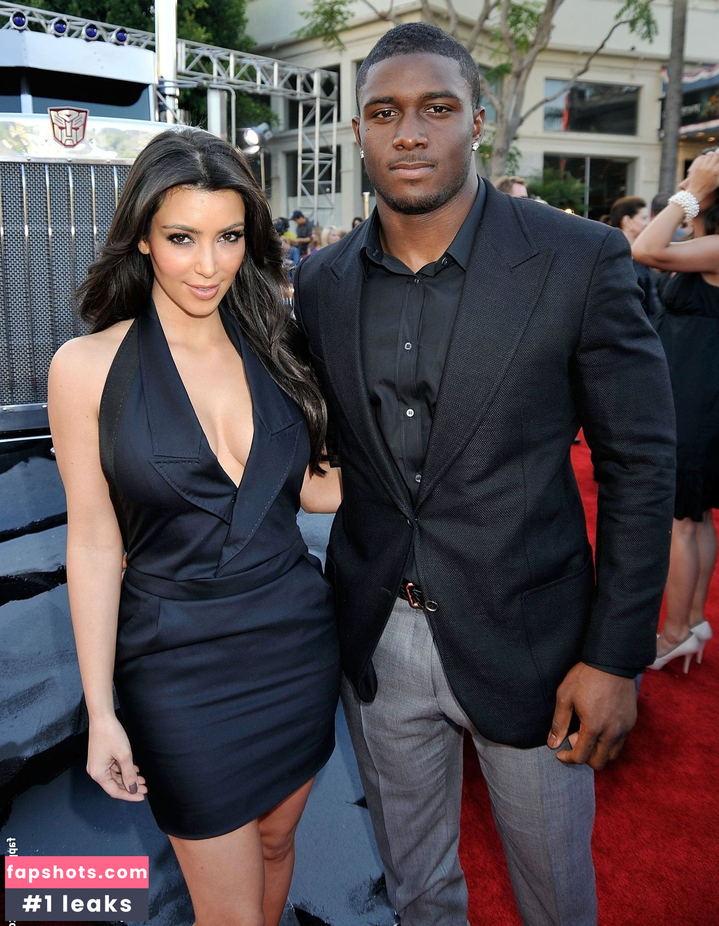 Kim Kardashian gallery photo #1563