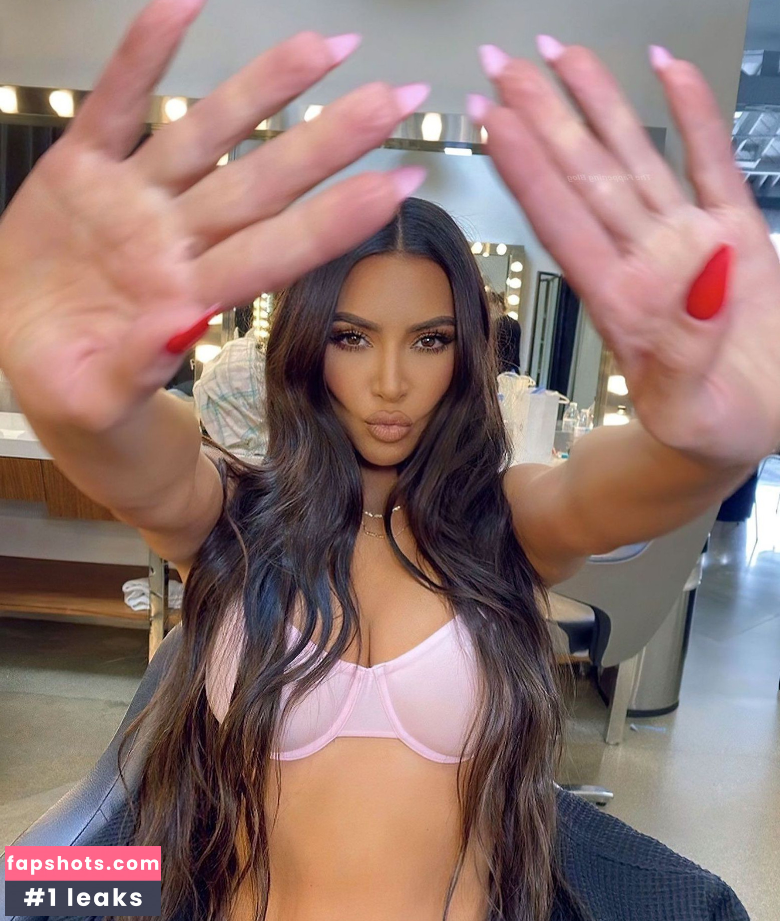 Kim Kardashian gallery photo #1568