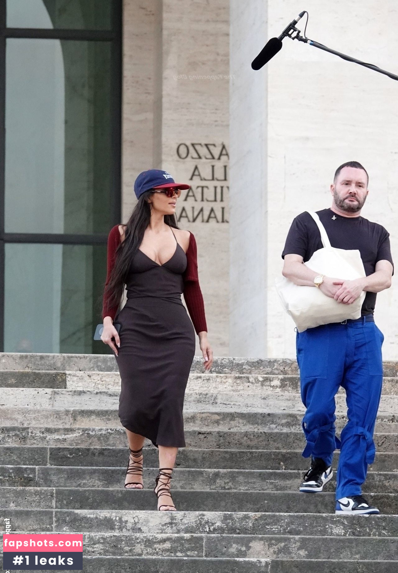 Kim Kardashian gallery photo #1585