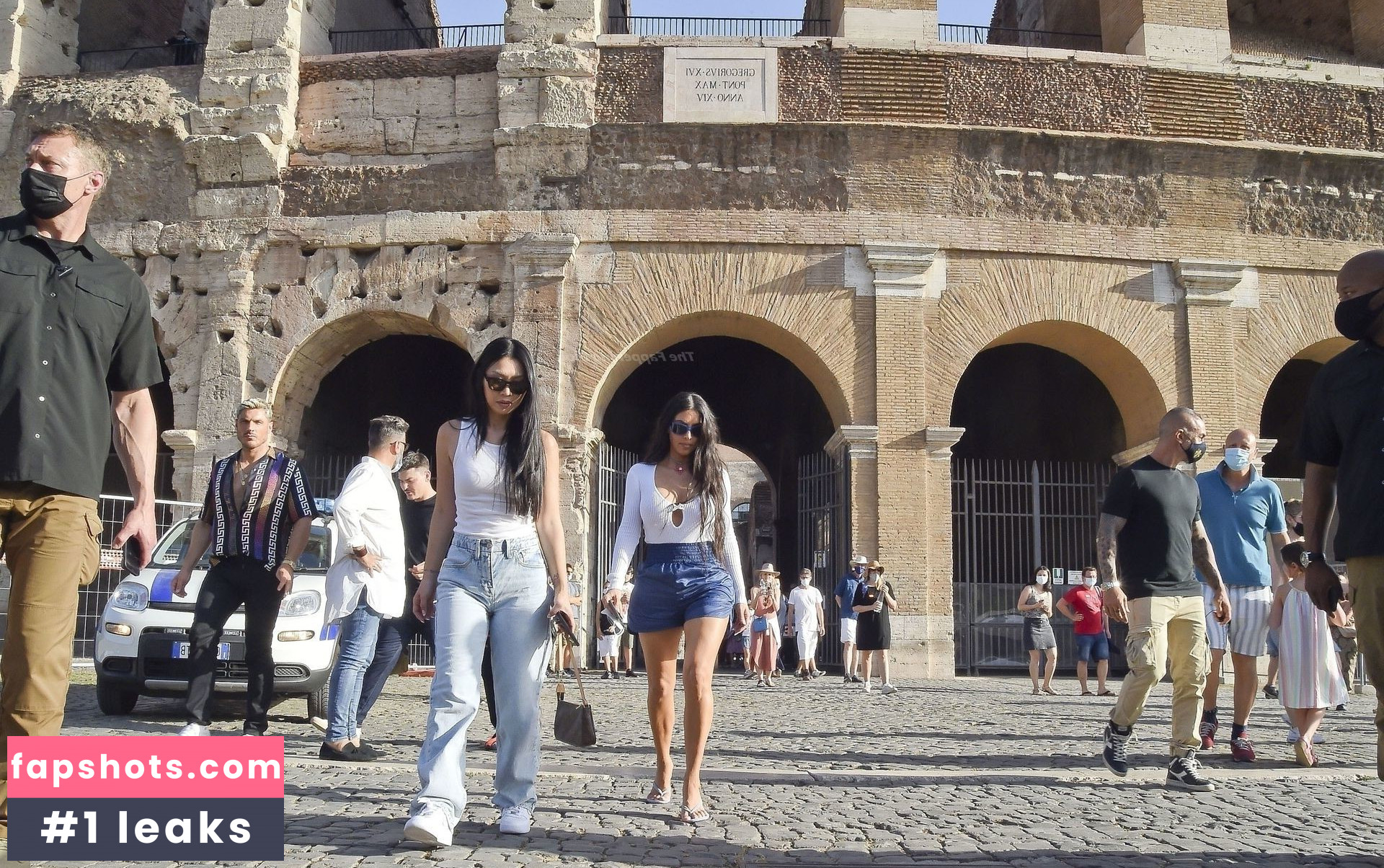 Kim Kardashian gallery photo #1607