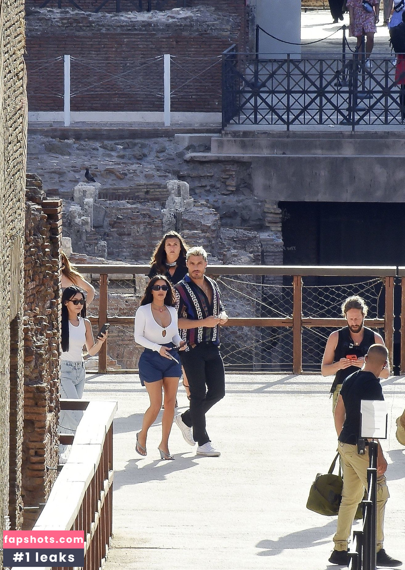 Kim Kardashian gallery photo #1609