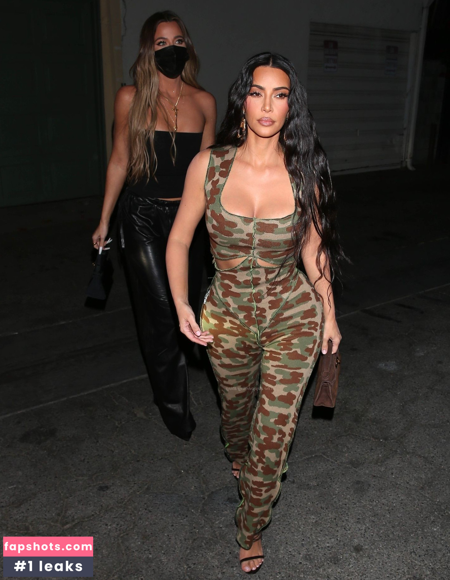 Kim Kardashian gallery photo #1631