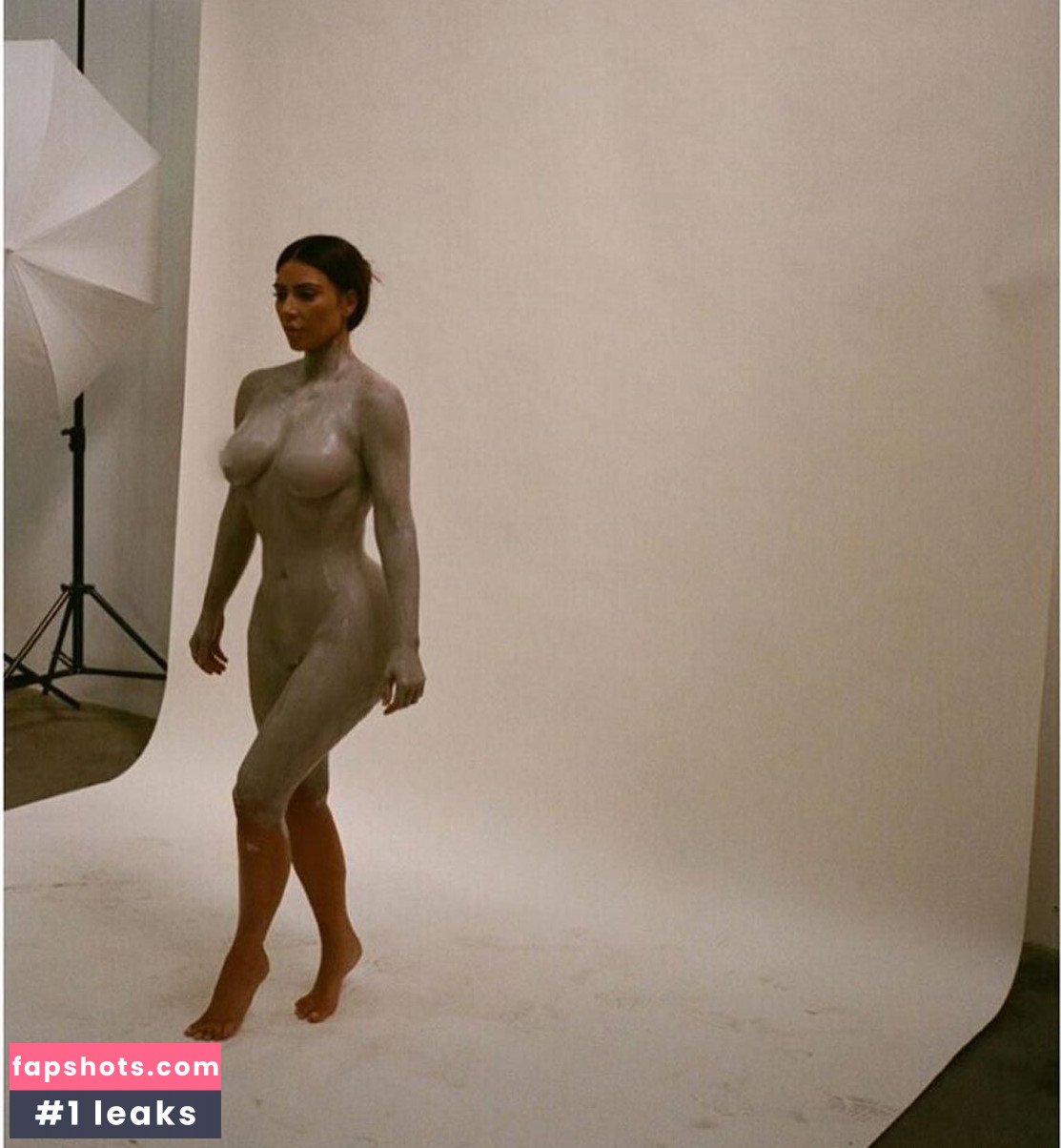 Kim Kardashian gallery photo #1660