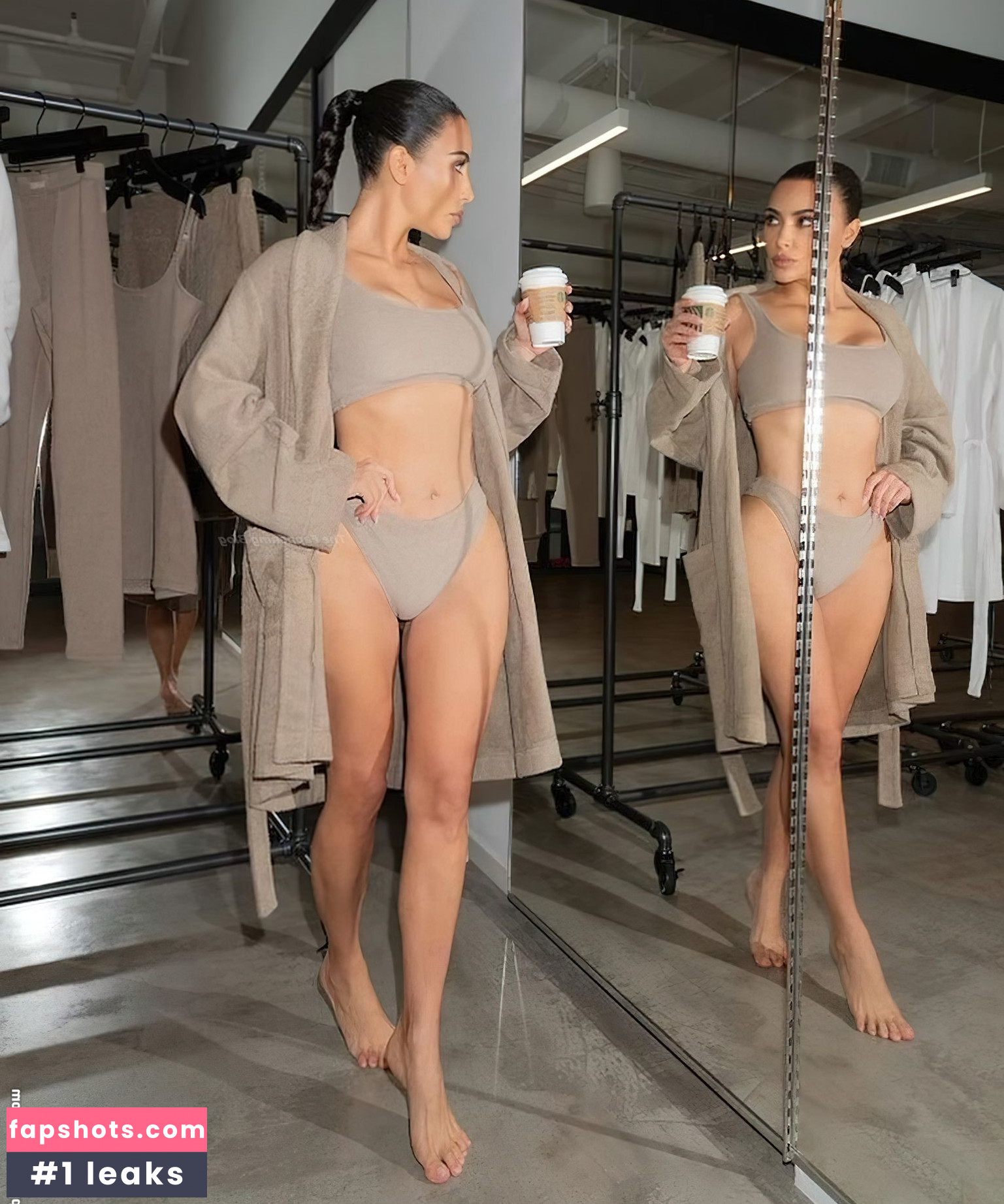 Kim Kardashian gallery photo #1722