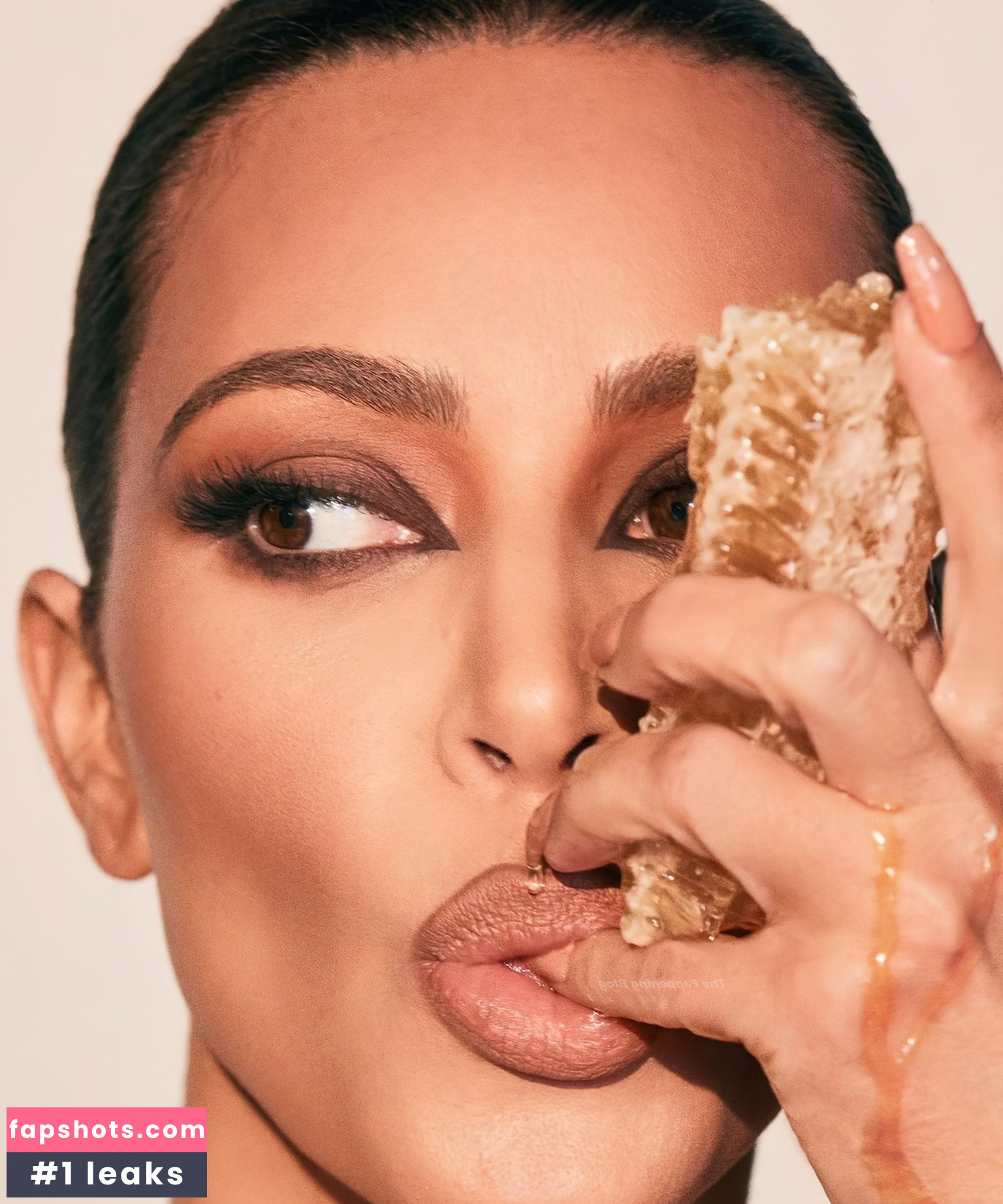 Kim Kardashian gallery photo #1777