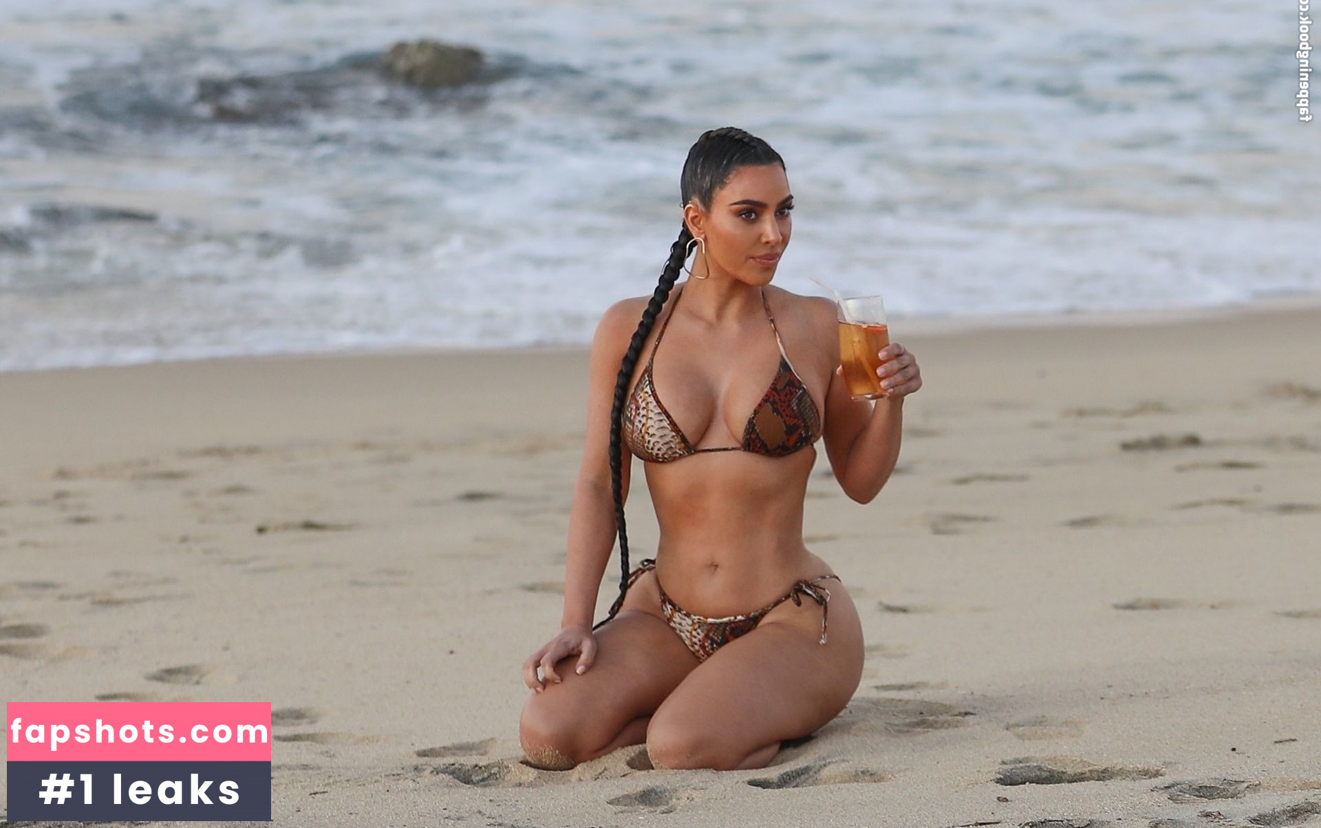 Kim Kardashian gallery photo #1805