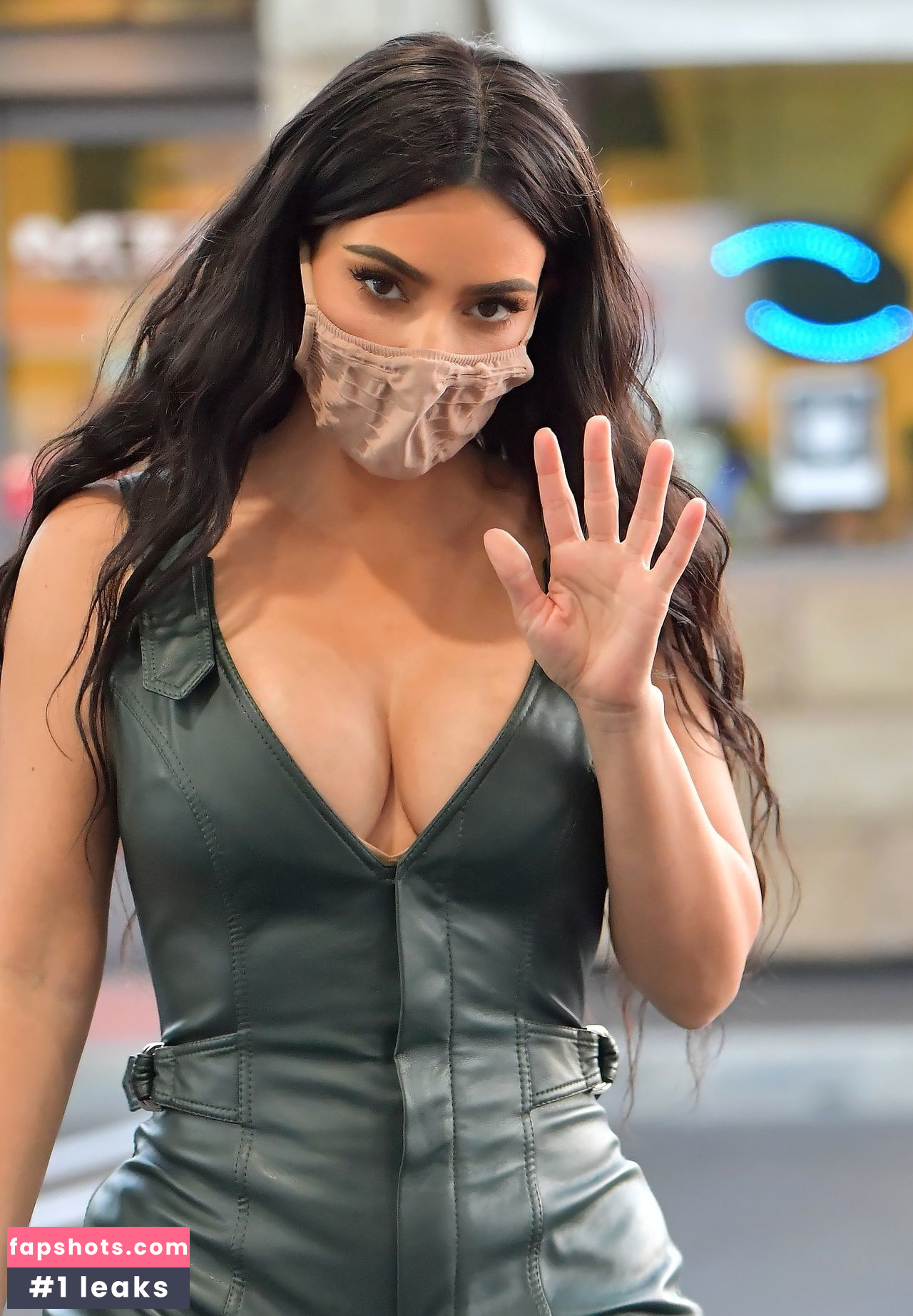 Kim Kardashian gallery photo #1812