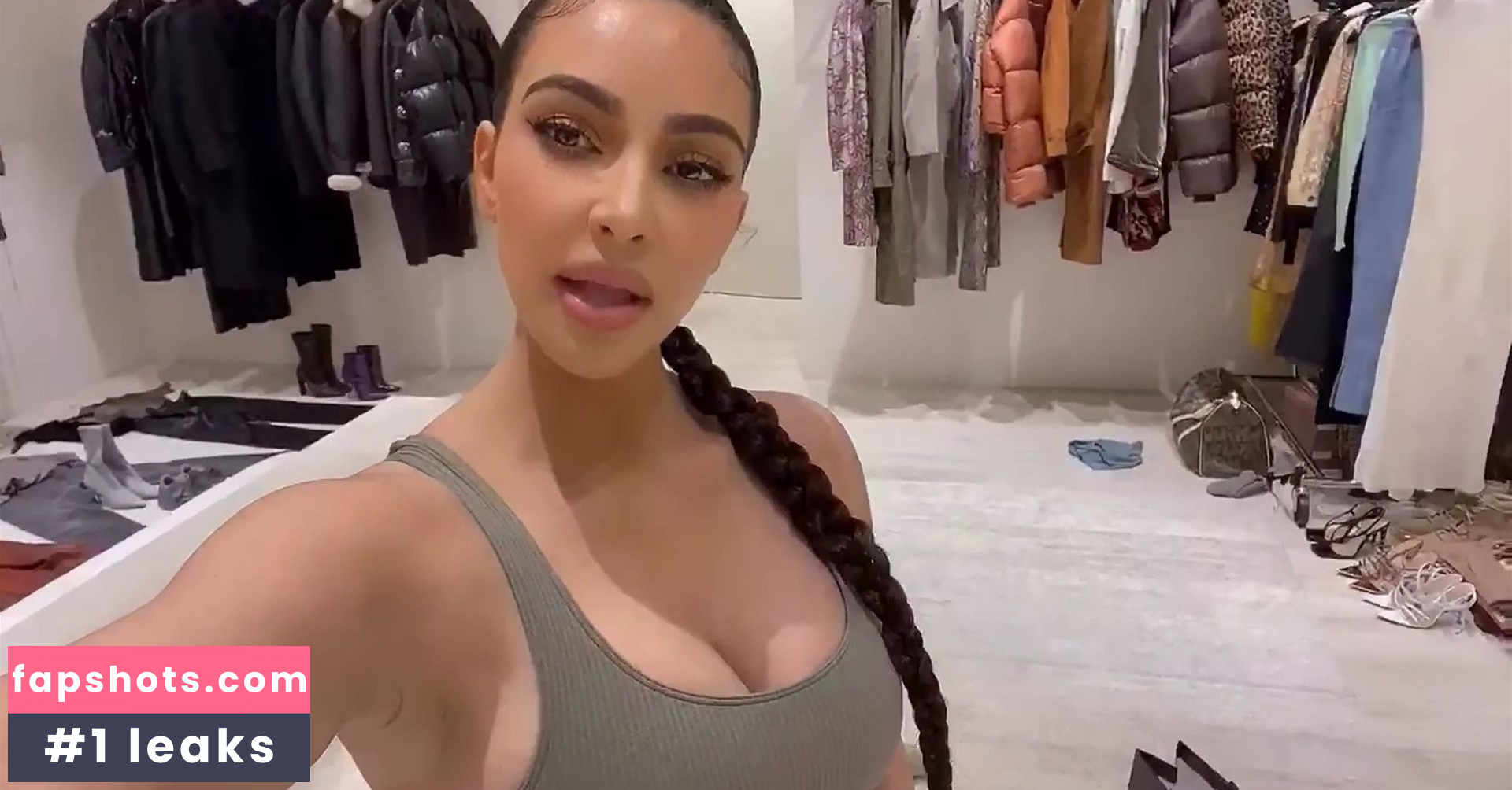 Kim Kardashian gallery photo #1823