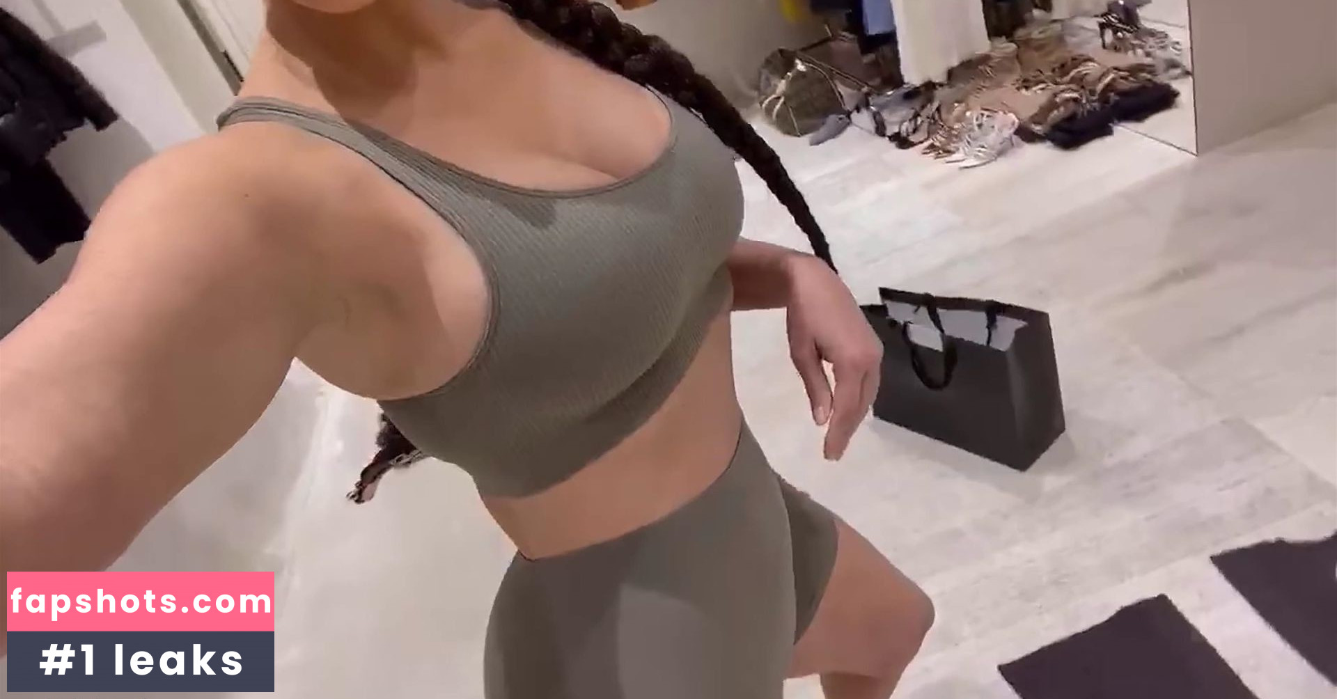 Kim Kardashian gallery photo #1826