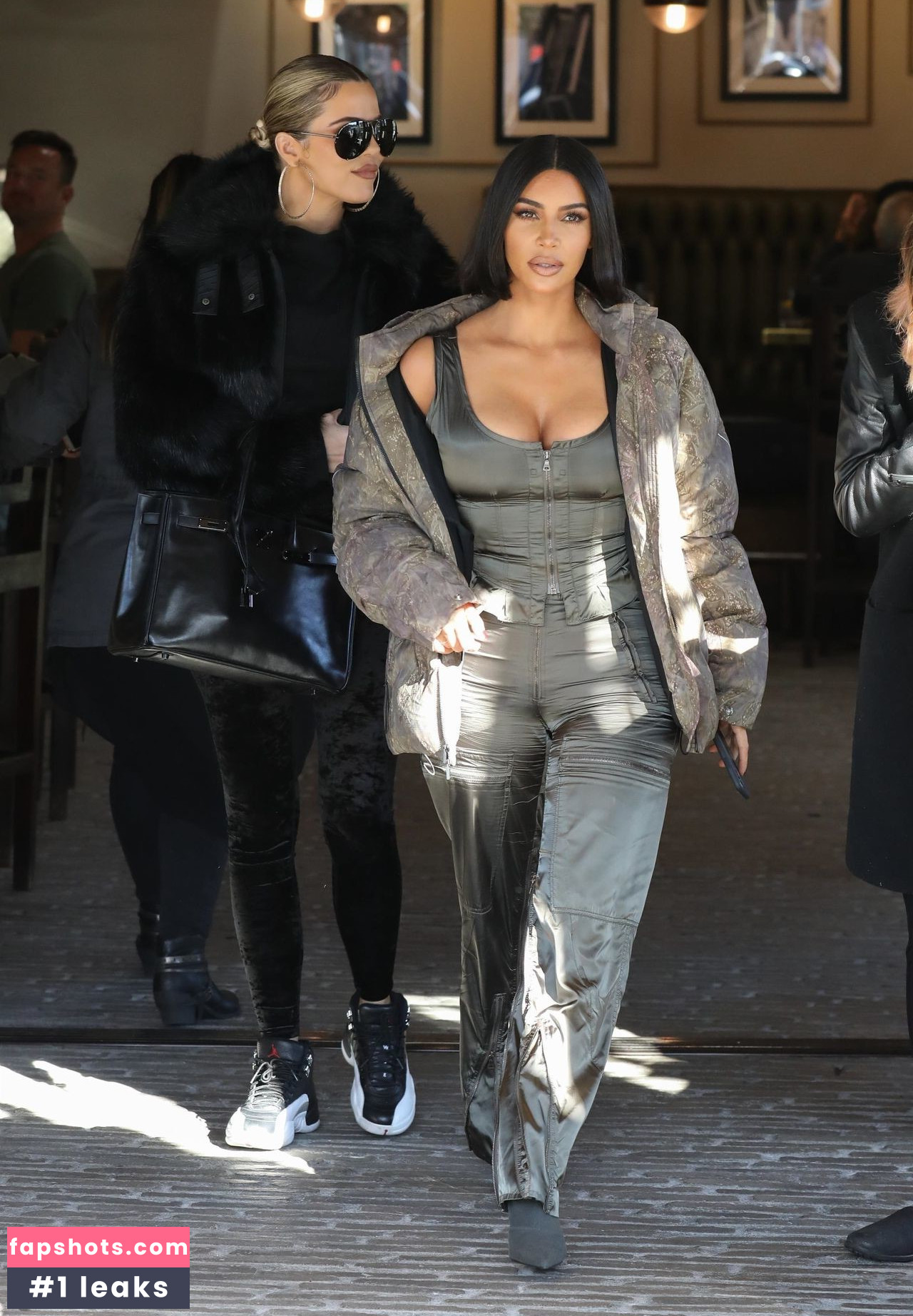 Kim Kardashian gallery photo #1870