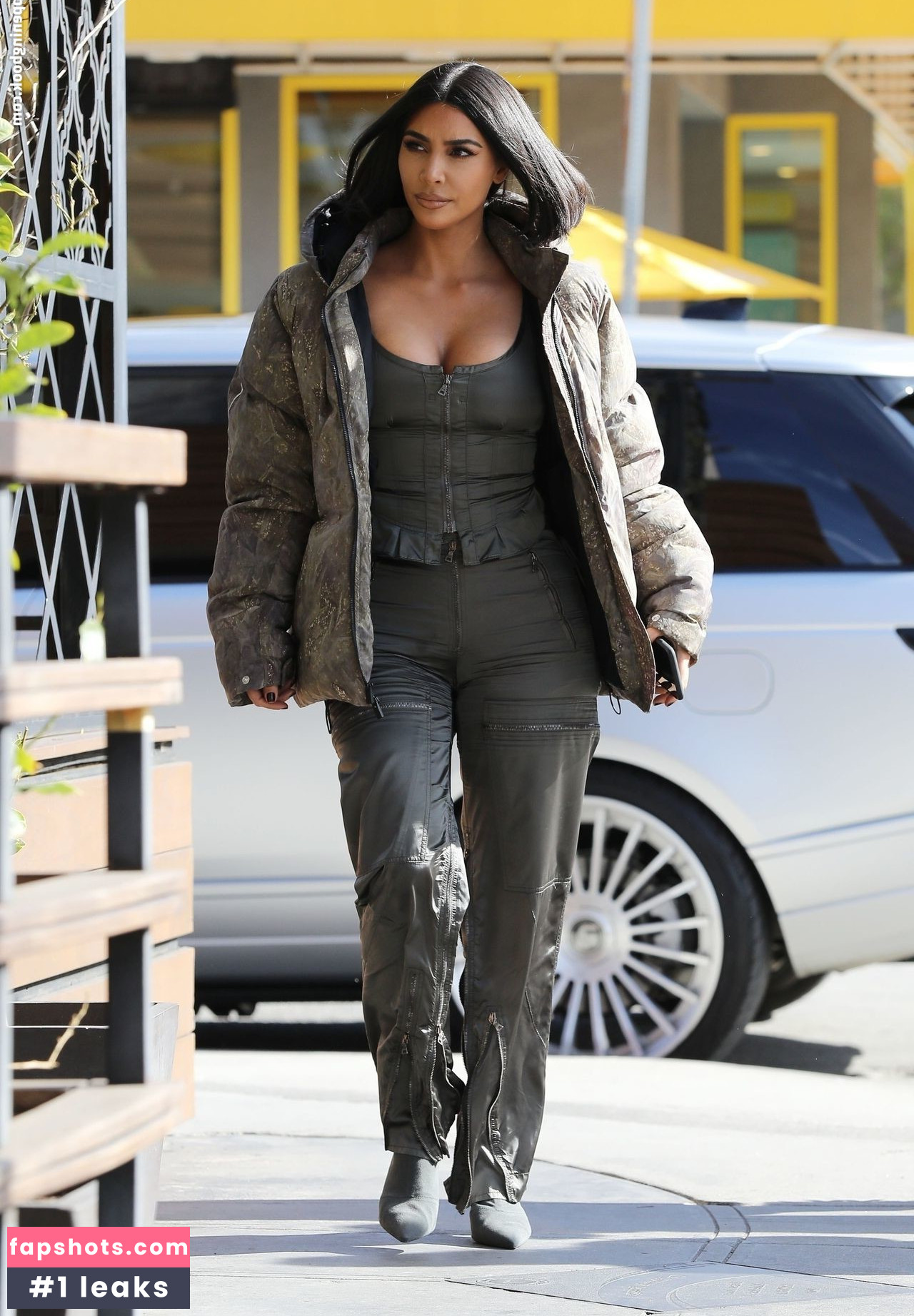 Kim Kardashian gallery photo #1874