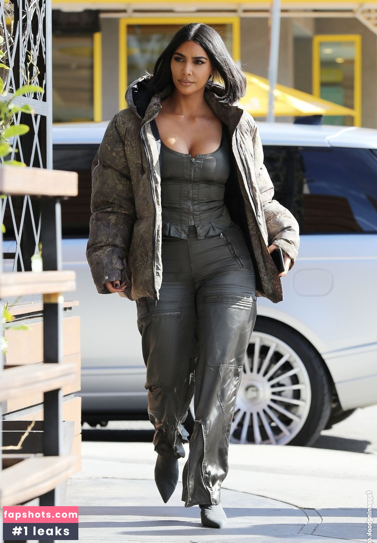 Kim Kardashian gallery photo #1875