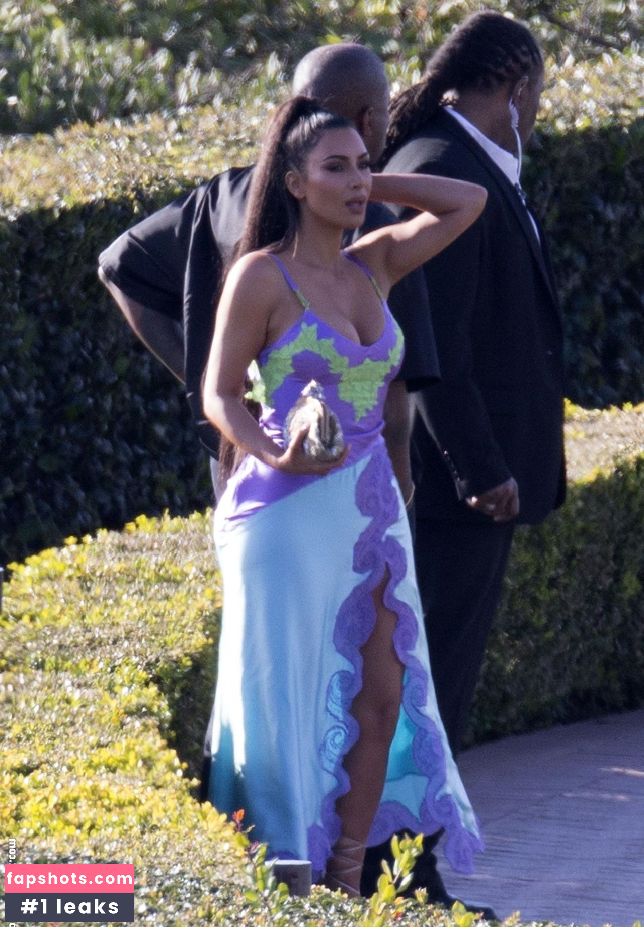 Kim Kardashian gallery photo #1998