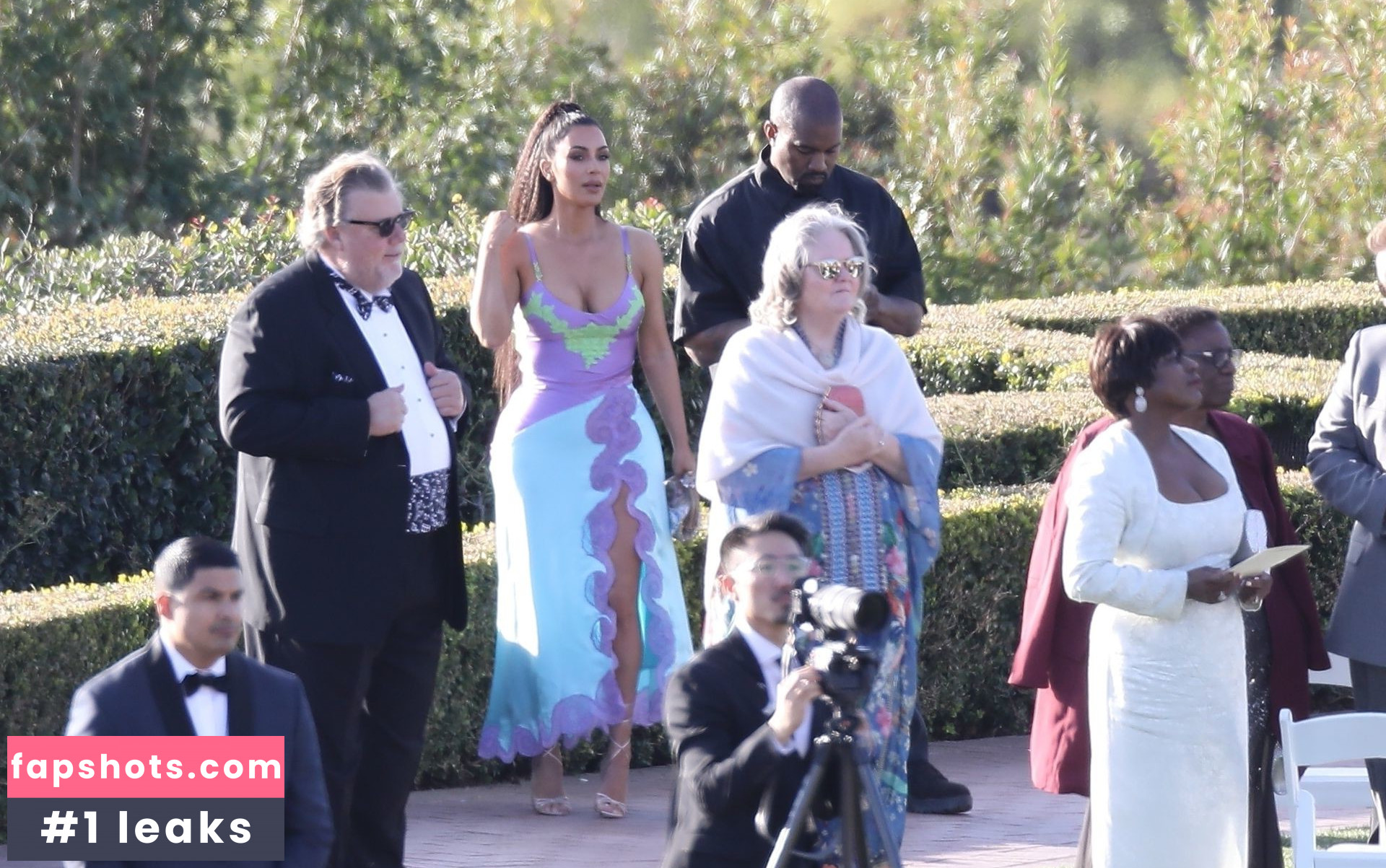 Kim Kardashian gallery photo #2004