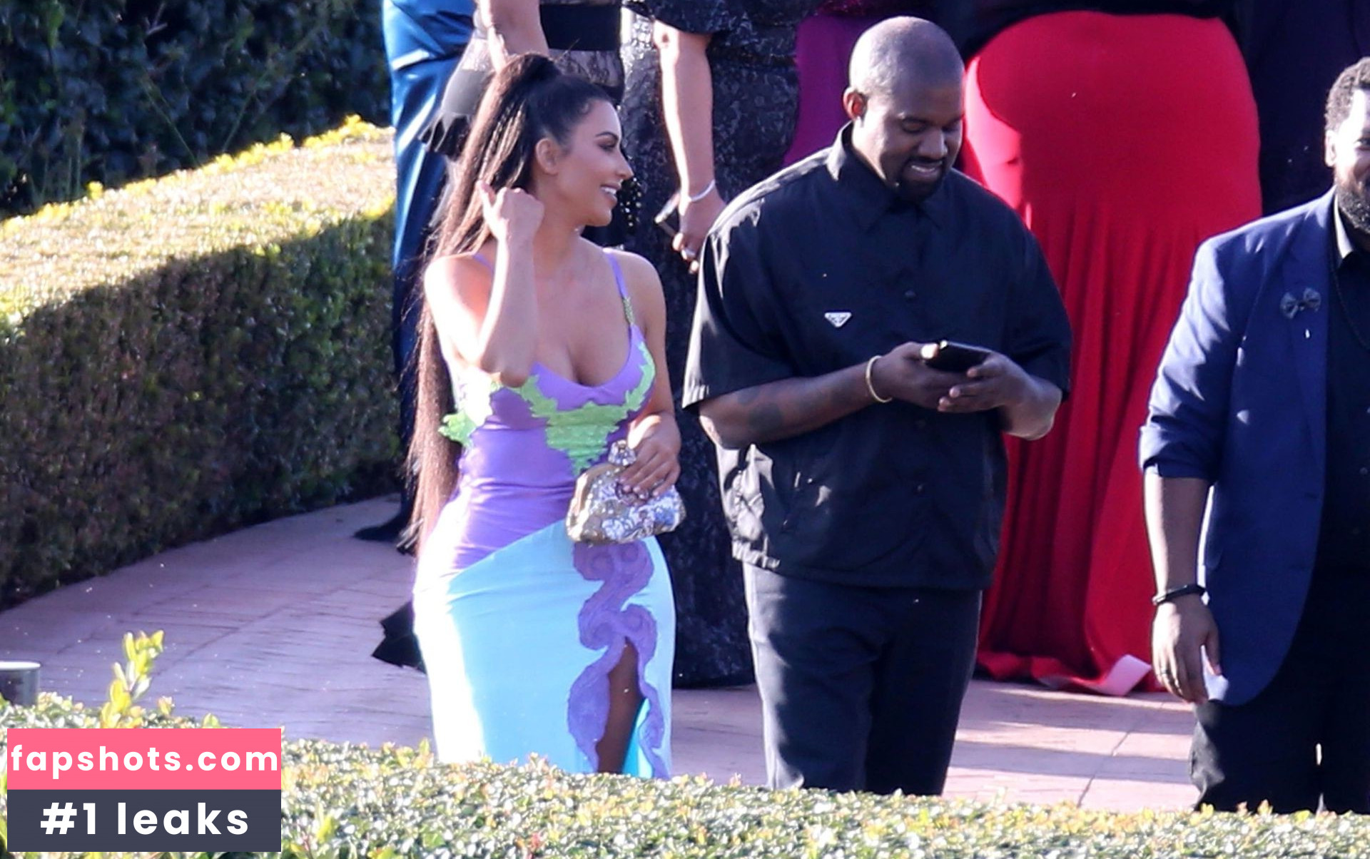 Kim Kardashian gallery photo #2006