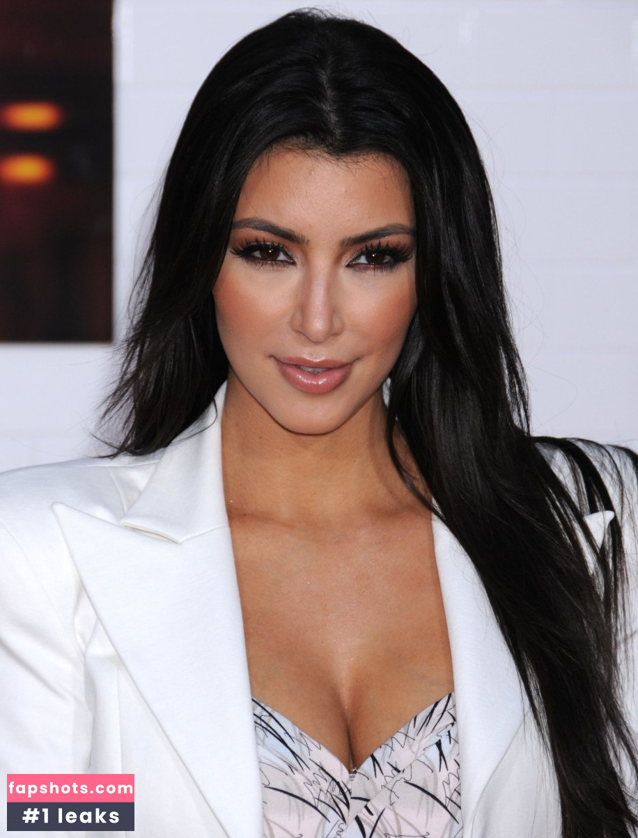 Kim Kardashian gallery photo #2103