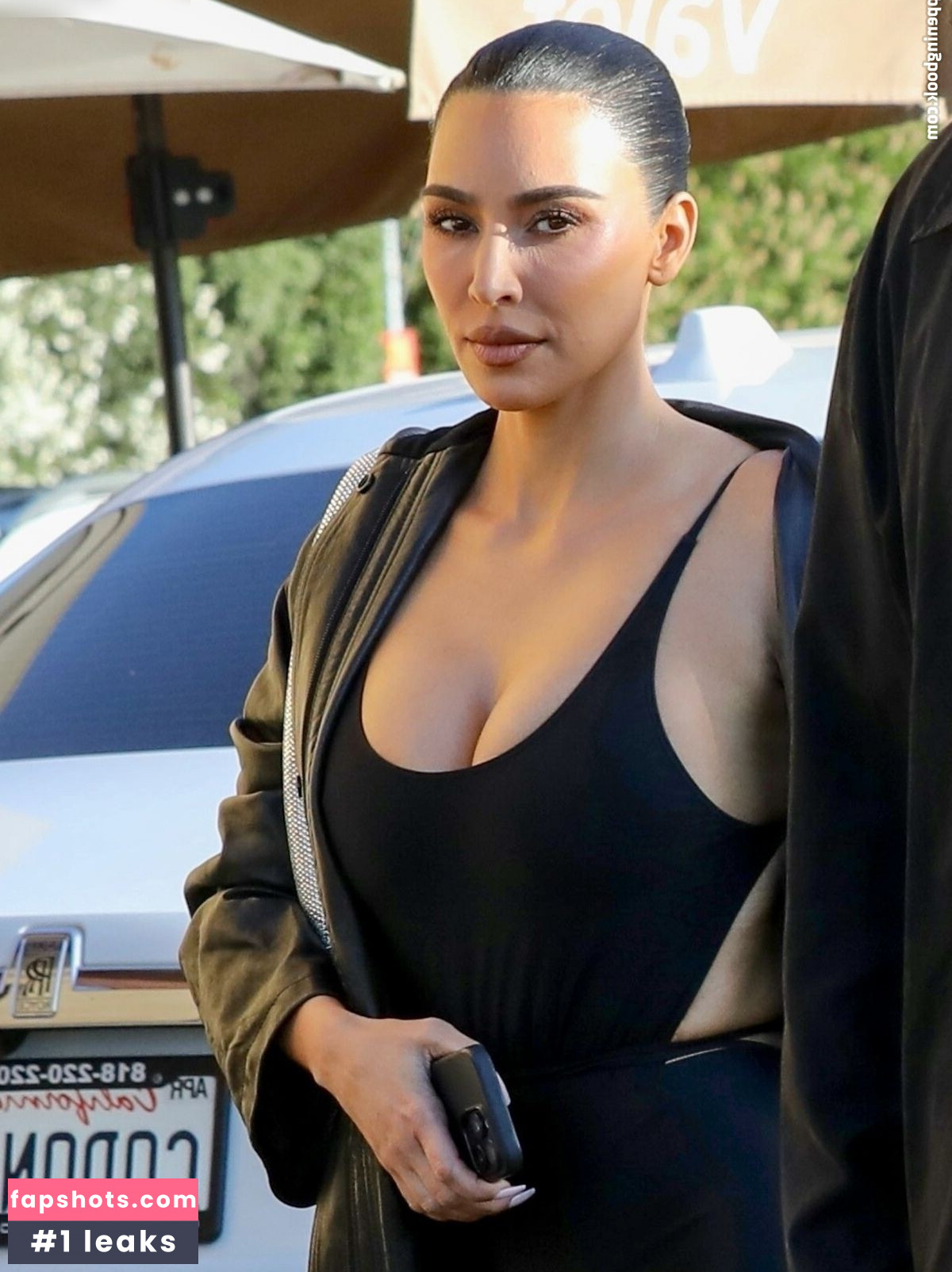 Kim Kardashian Filtración Desnuda OnlyFans Foto #828 - Fapshots