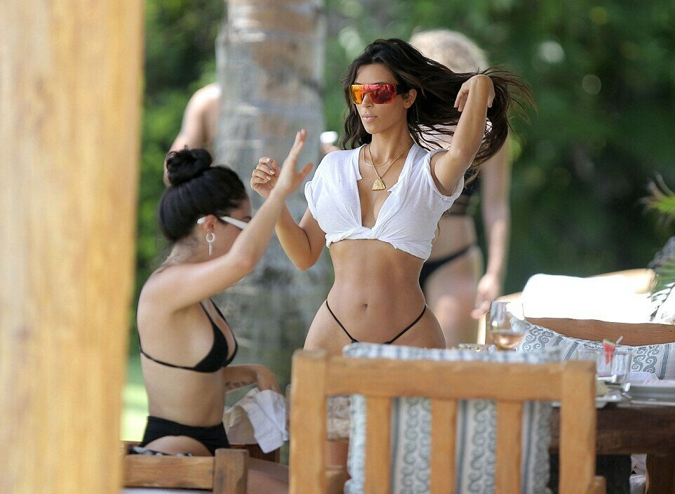 kim-kardashian gallery photo #1070