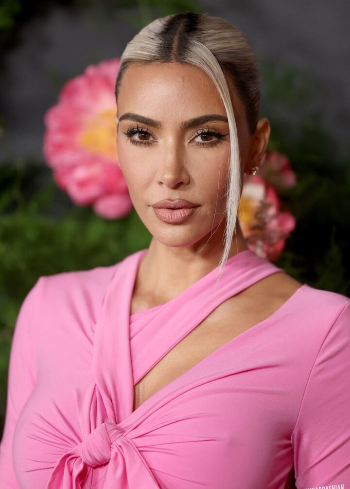 kim-kardashian gallery photo #1303