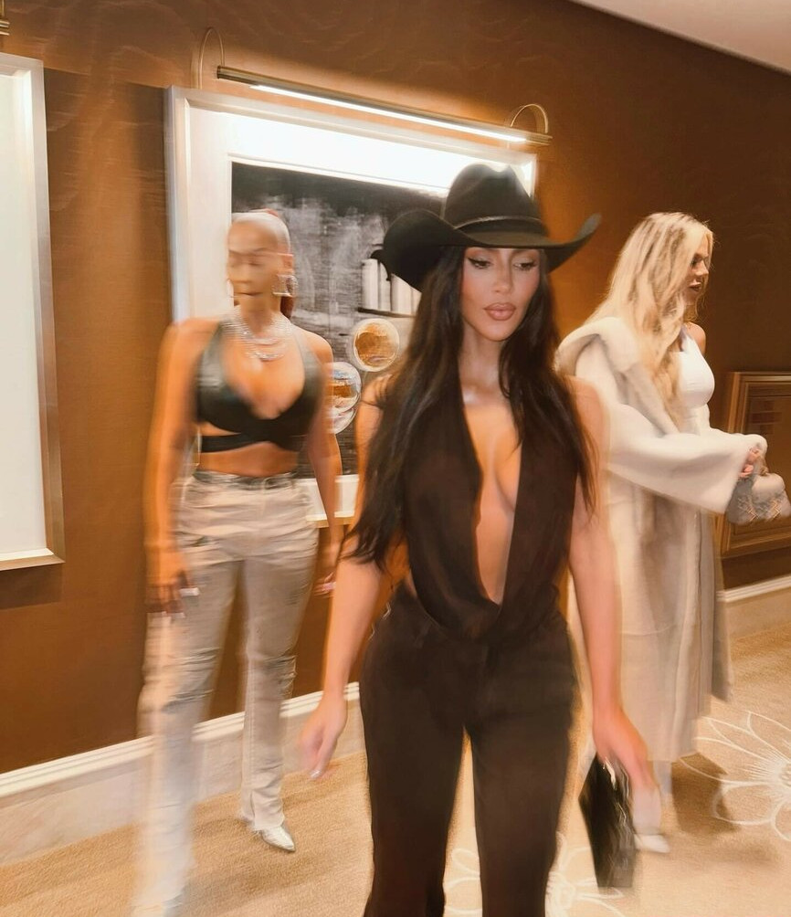 kim-kardashian gallery photo #2069