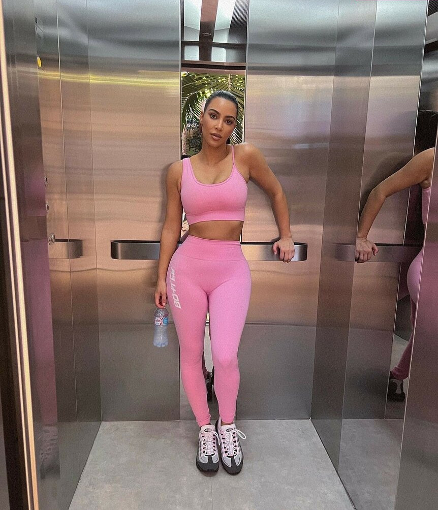 kim-kardashian gallery photo #2351