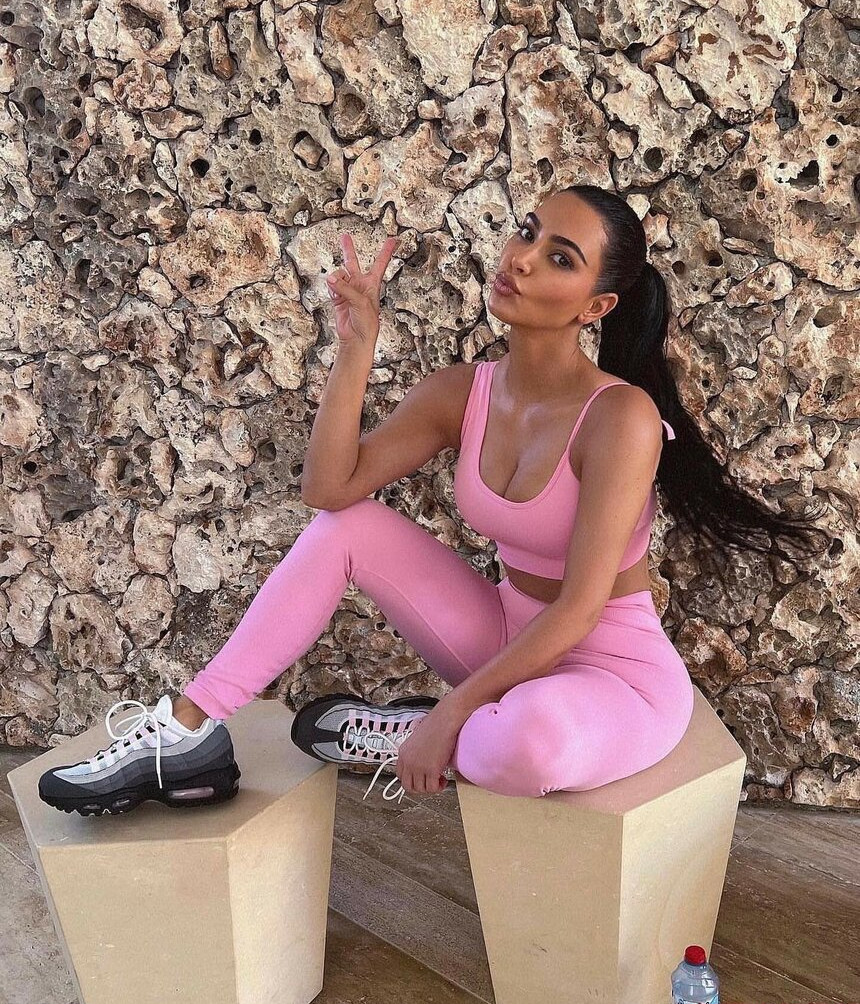 kim-kardashian gallery photo #2352