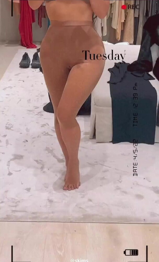 kim-kardashian gallery photo #2447