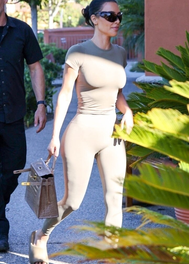 kim-kardashian gallery photo #2569