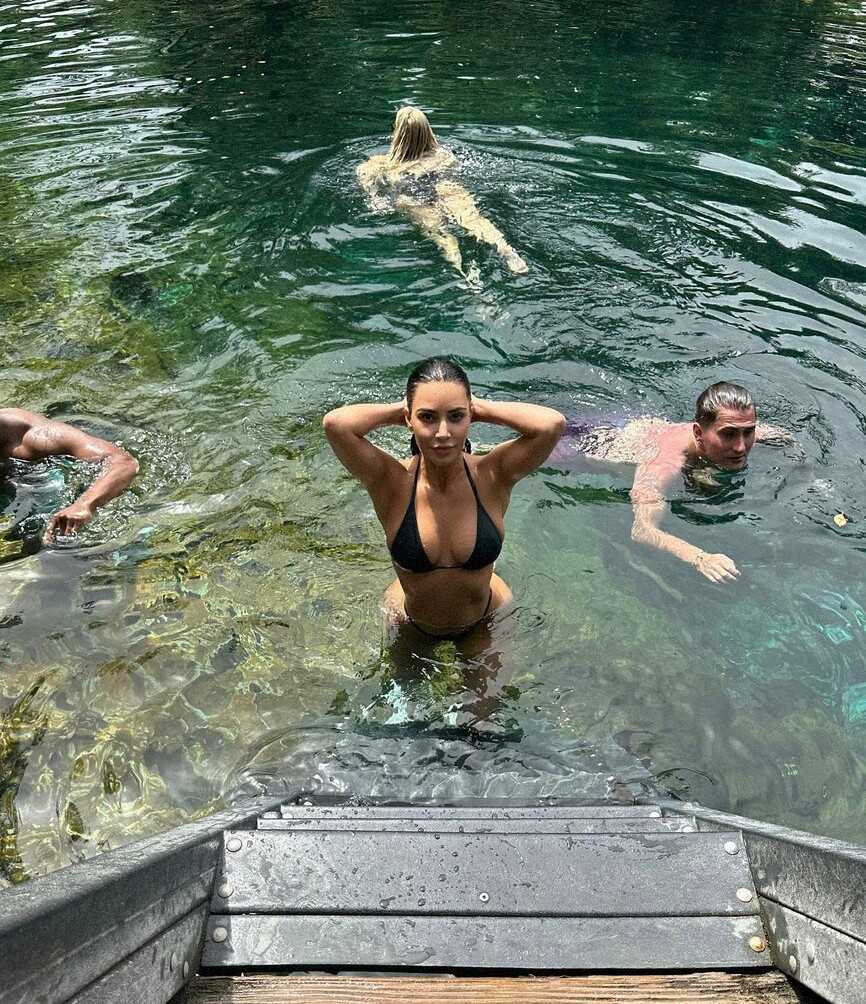 kim-kardashian gallery photo #2607