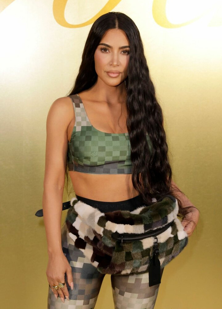 kim-kardashian gallery photo #2723