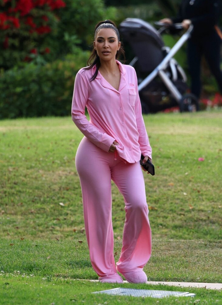 kim-kardashian gallery photo #2746