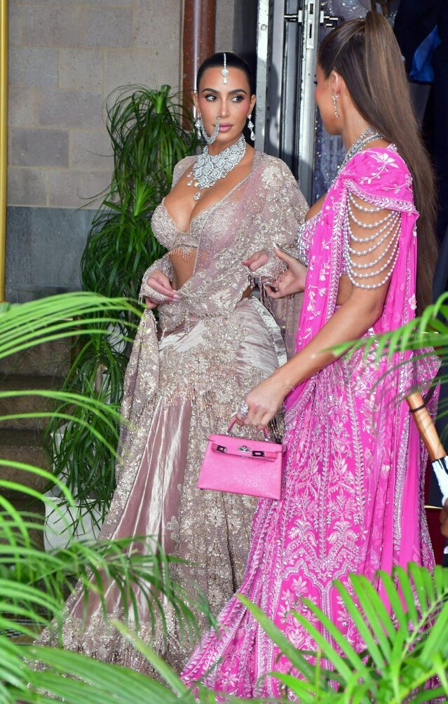 kim-kardashian gallery photo #402