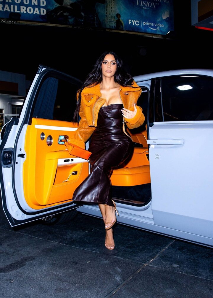 kim-kardashian gallery photo #440