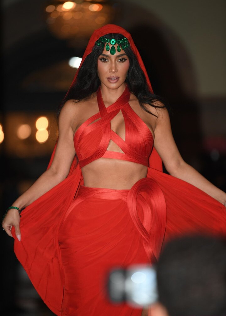 kim-kardashian gallery photo #460