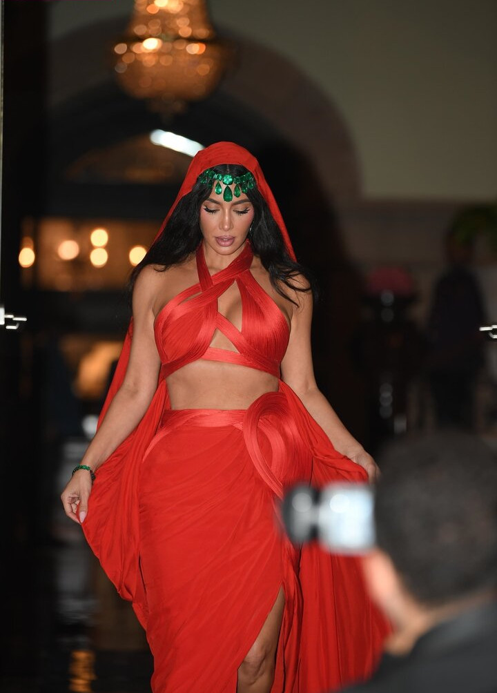 kim-kardashian gallery photo #469