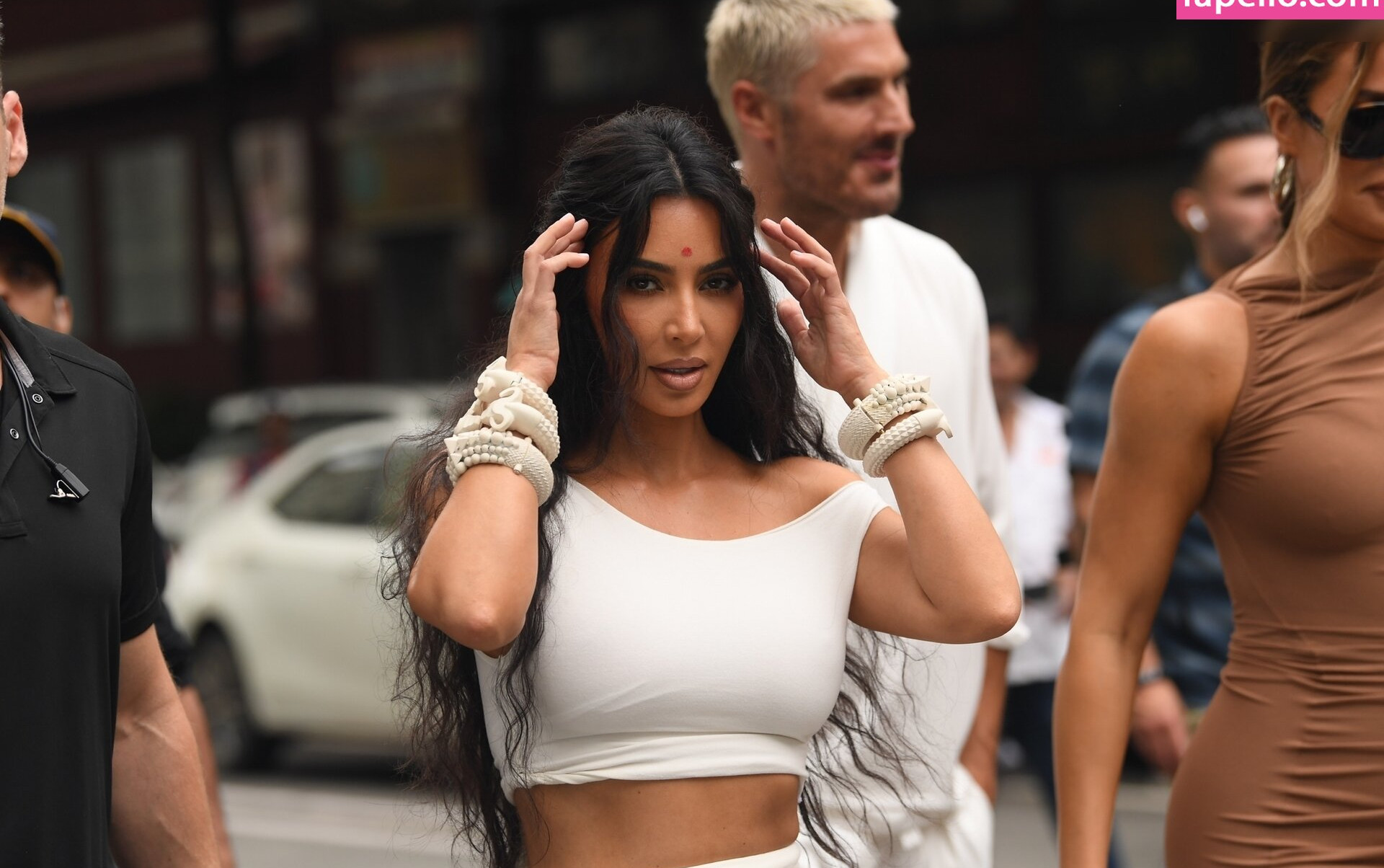 kim-kardashian gallery photo #477