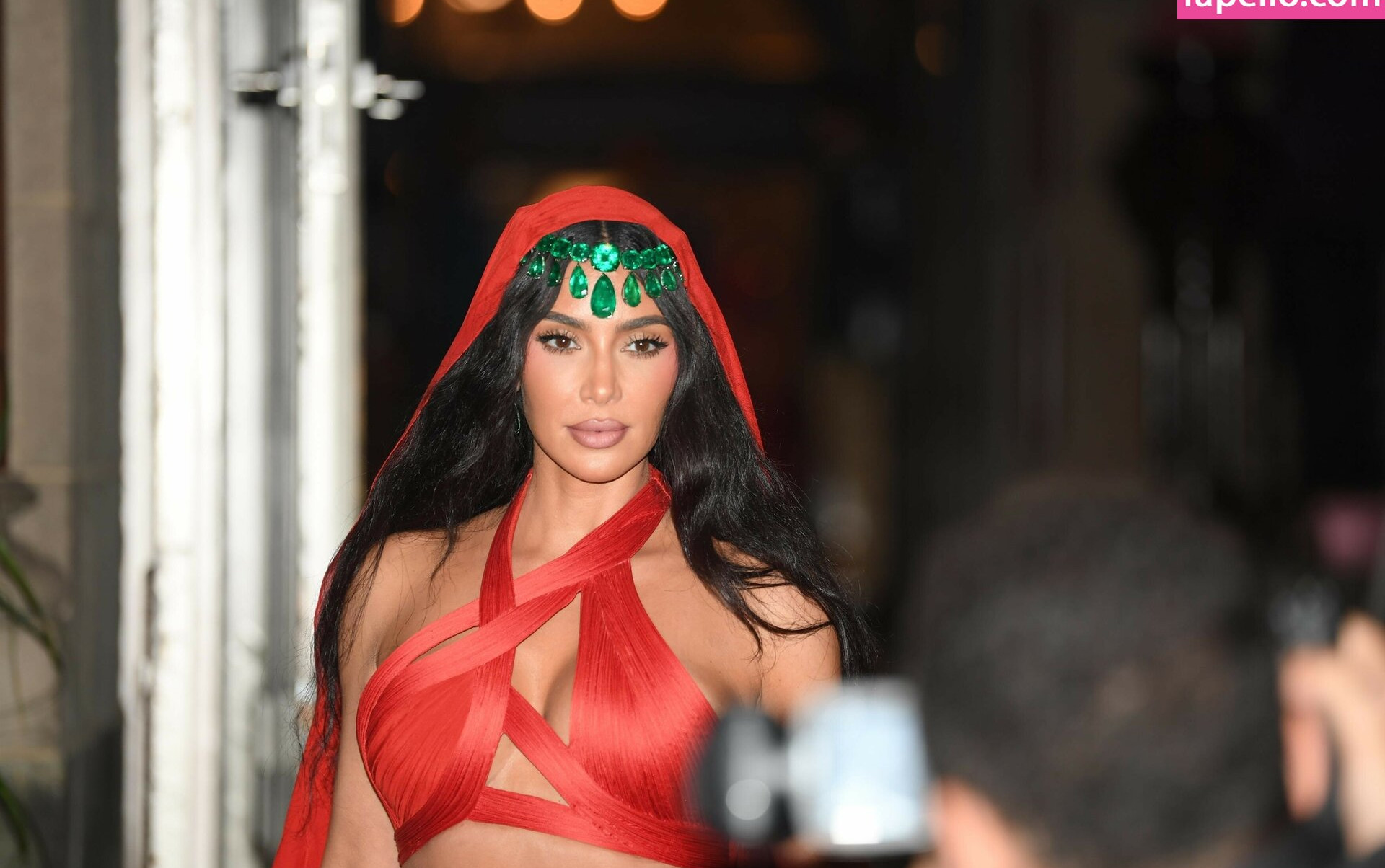 kim-kardashian gallery photo #508