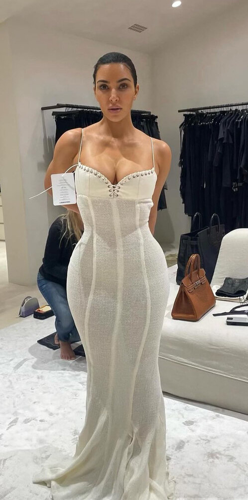 kim-kardashian gallery photo #559