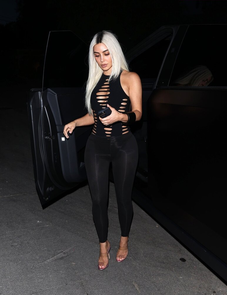 kim-kardashian gallery photo #566