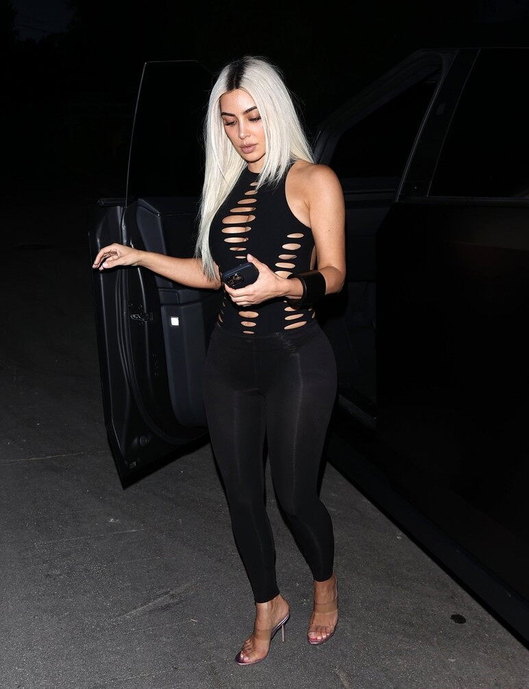 kim-kardashian gallery photo #568