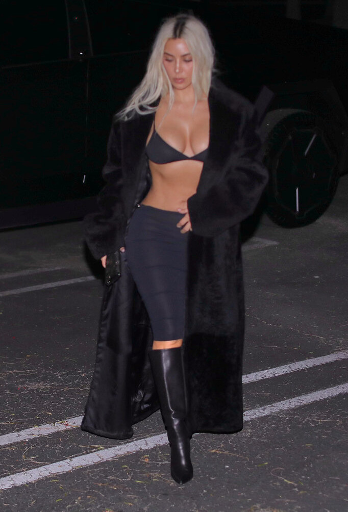 kim-kardashian gallery photo #610