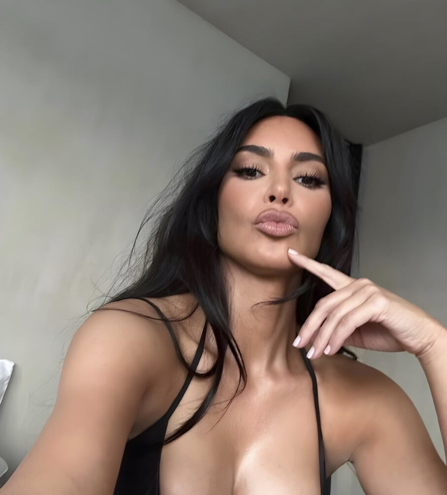 kim-kardashian gallery photo #648