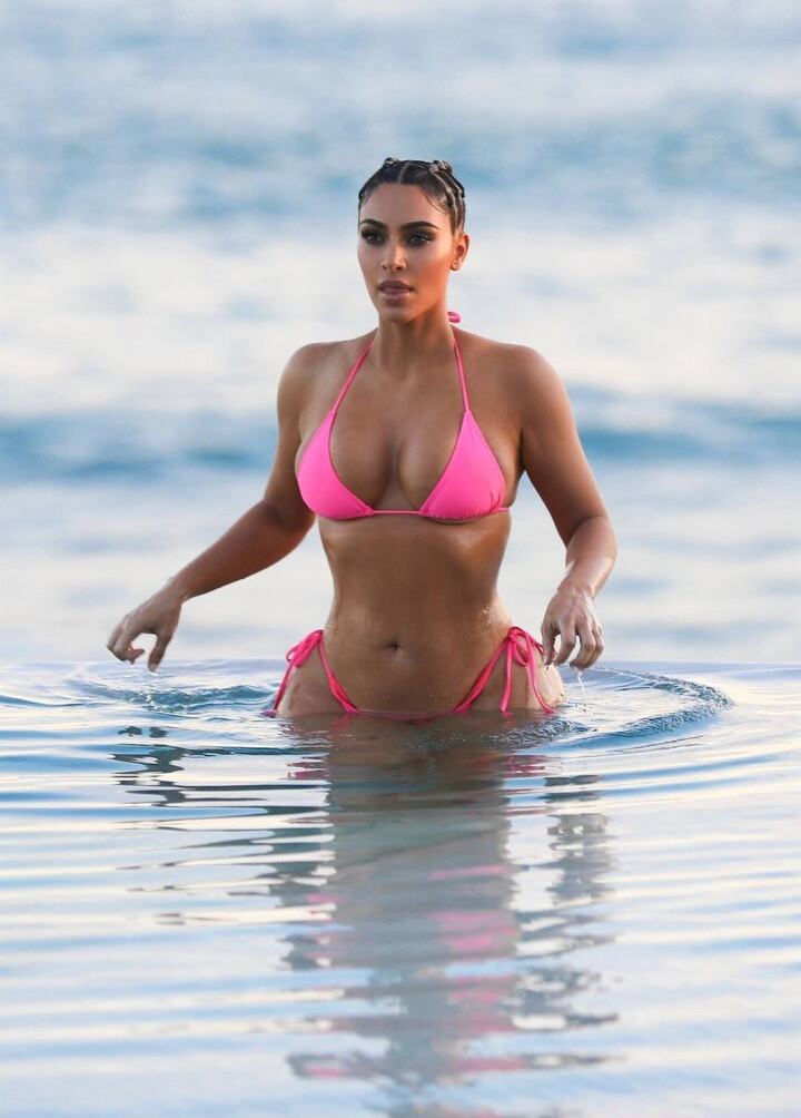 kim-kardashian gallery photo #735