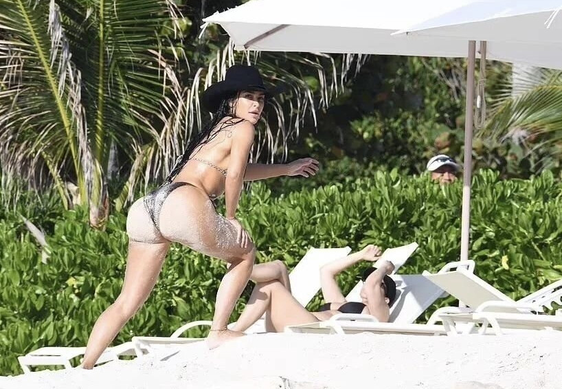 kim-kardashian gallery photo #762