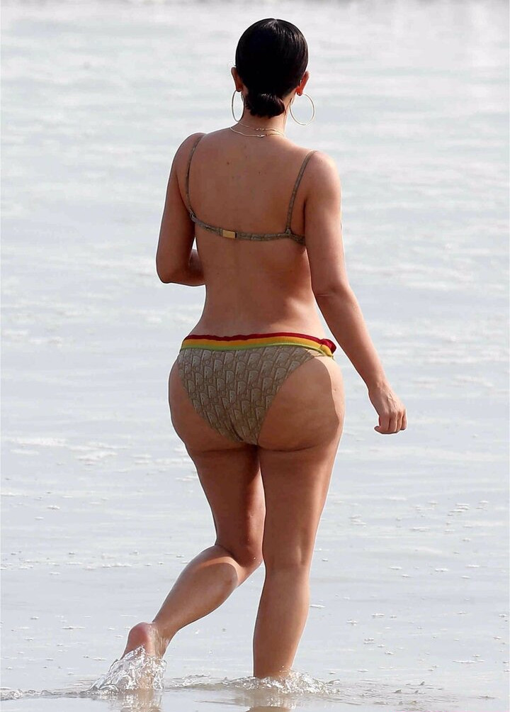 kim-kardashian gallery photo #791