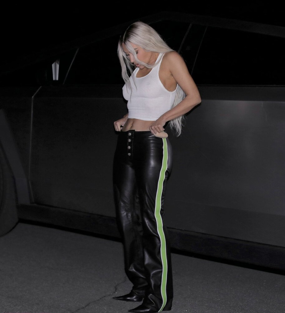 kim-kardashian gallery photo #816