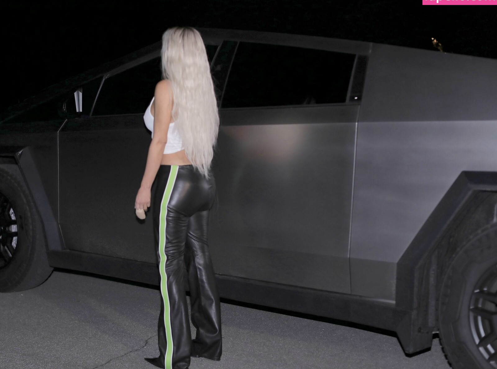 kim-kardashian gallery photo #818